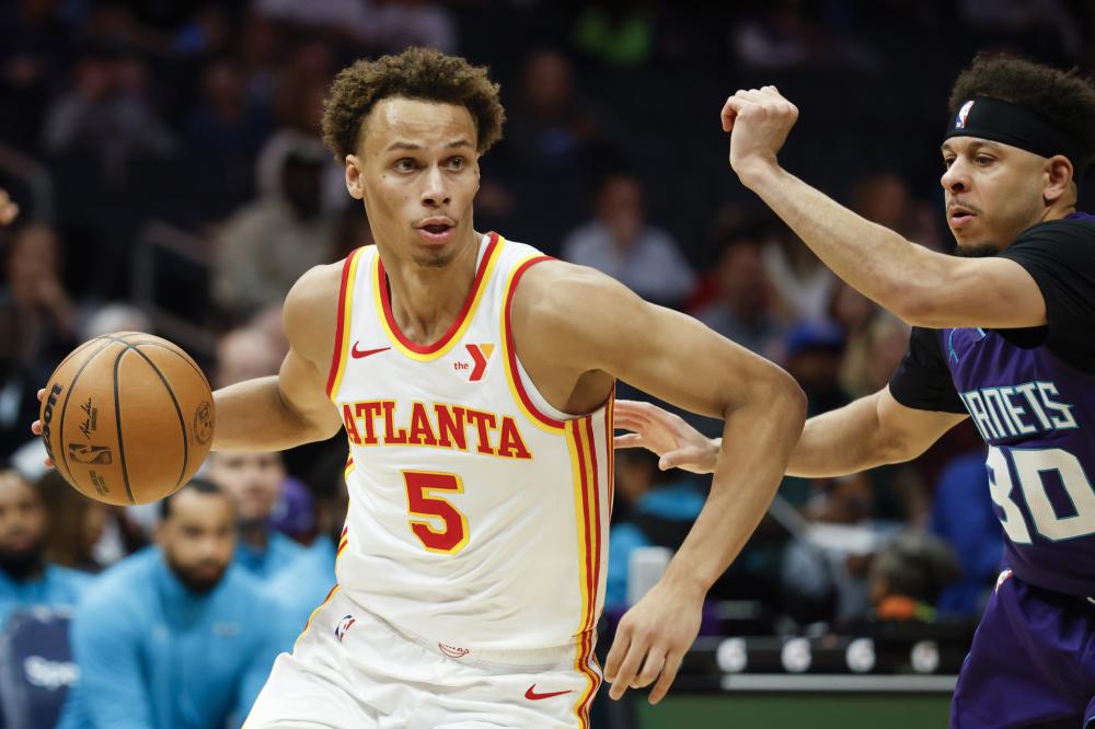 [图]国众将积极备战日本 主帅伊万表情严肃.