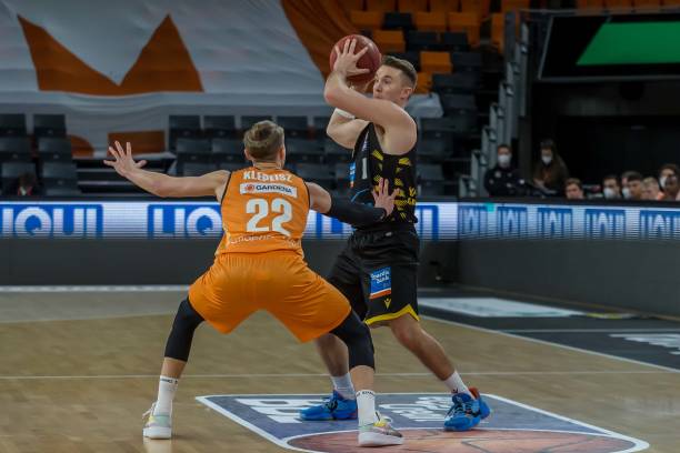 表情传达出 表情传达出